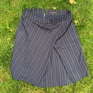 Banana Republic skirt. Size 6 Tall.